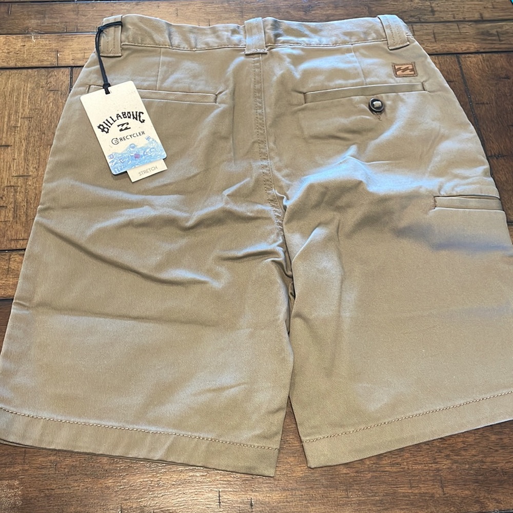 Billabong Boy’s Carter stretch walk shorts size 25 big kids dark khaki